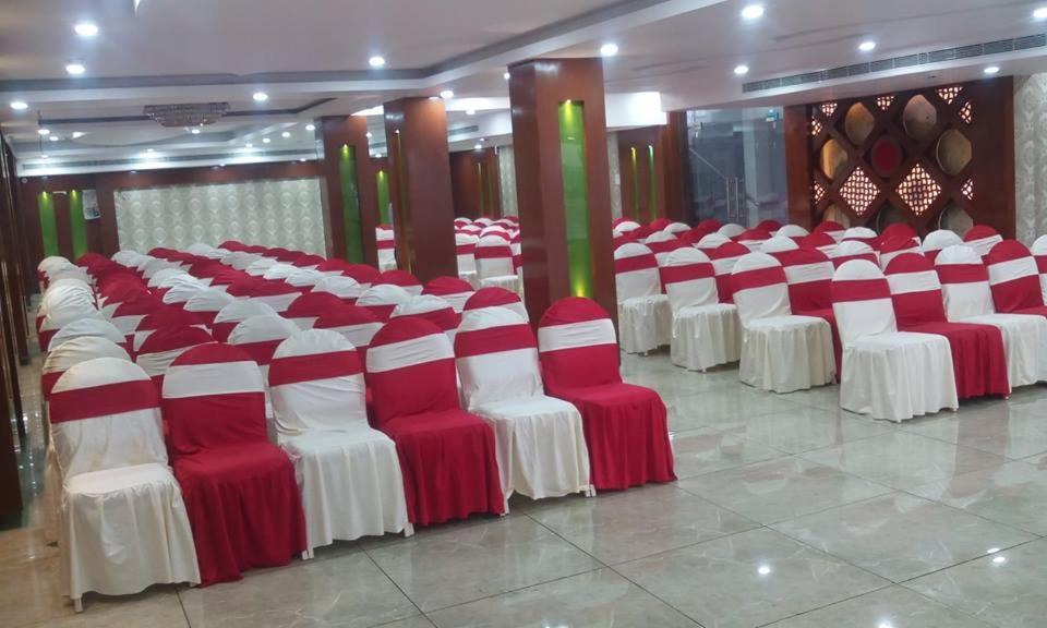 Hotel Ss Grand Lucknow Exteriör bild