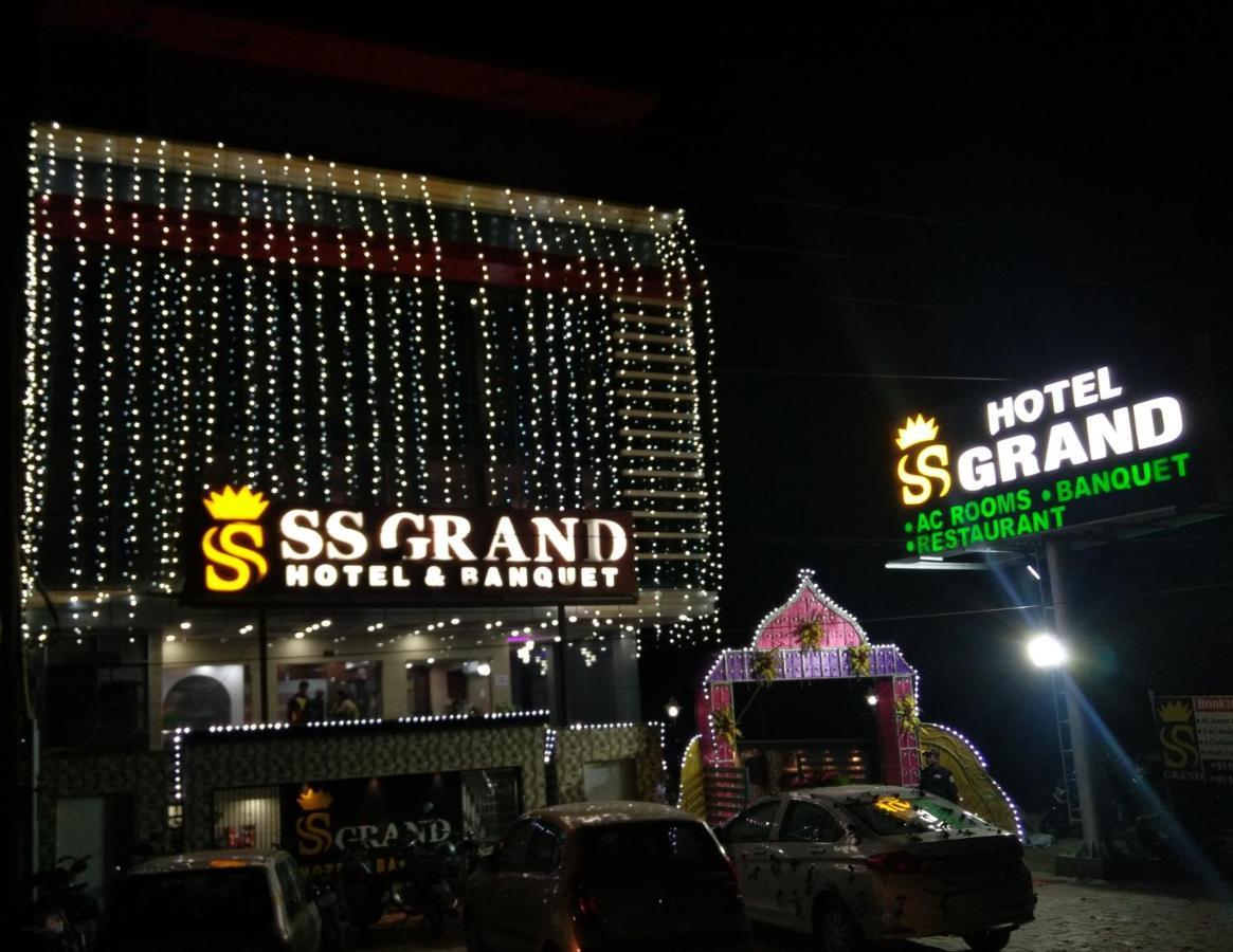 Hotel Ss Grand Lucknow Exteriör bild