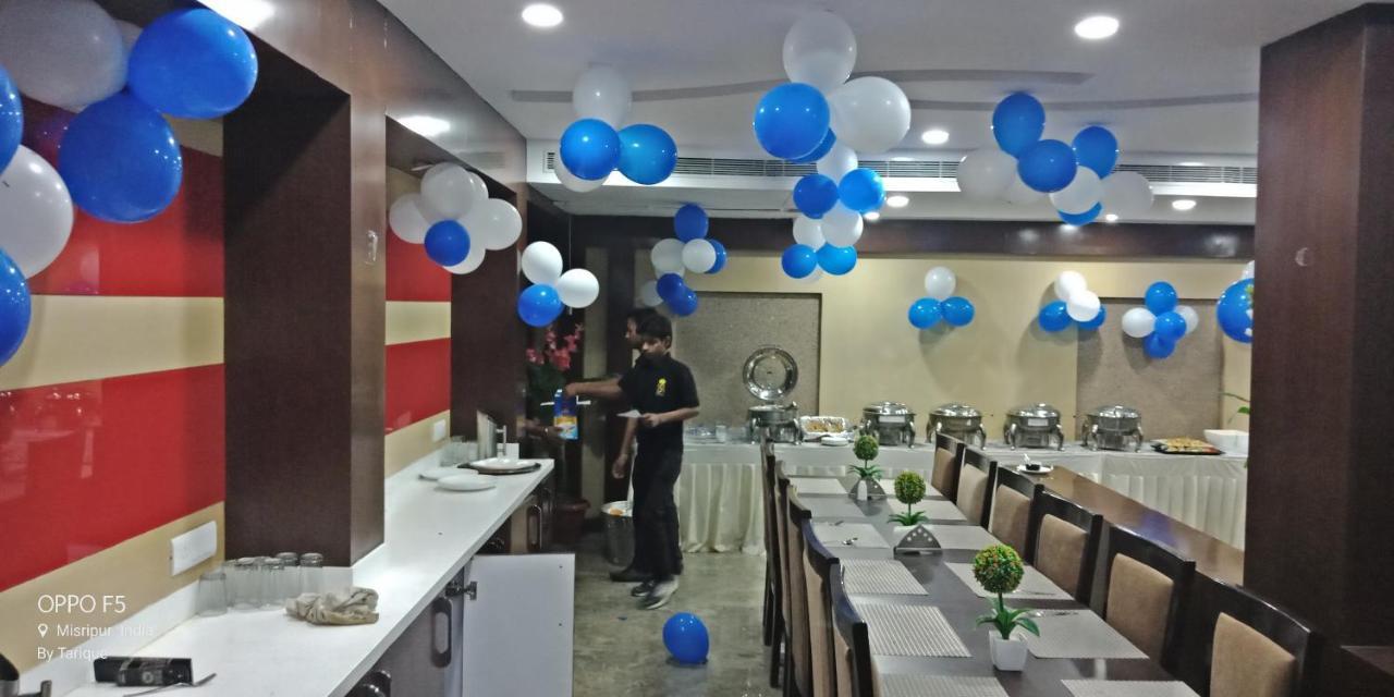 Hotel Ss Grand Lucknow Exteriör bild