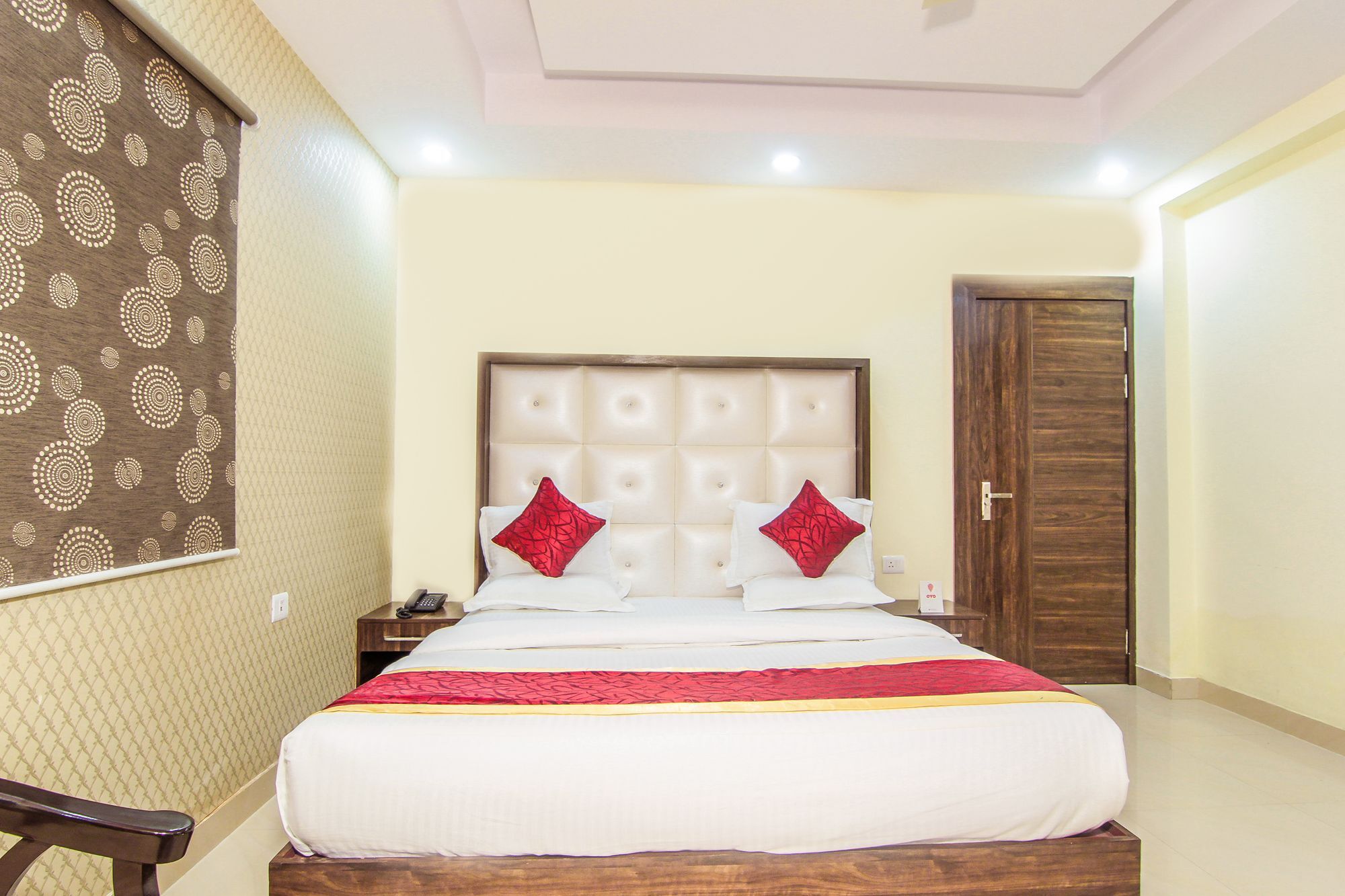 Hotel Ss Grand Lucknow Exteriör bild