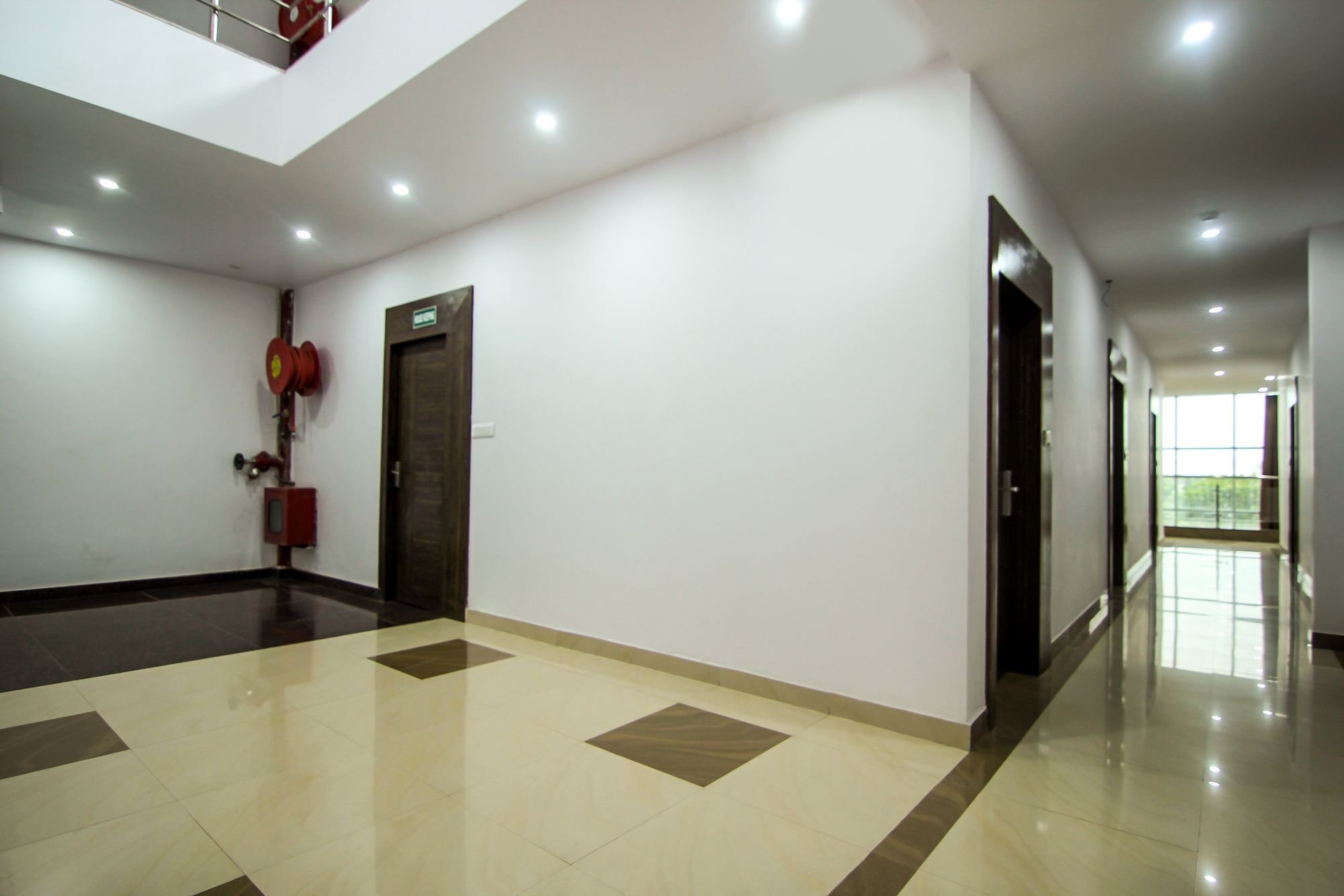 Hotel Ss Grand Lucknow Exteriör bild