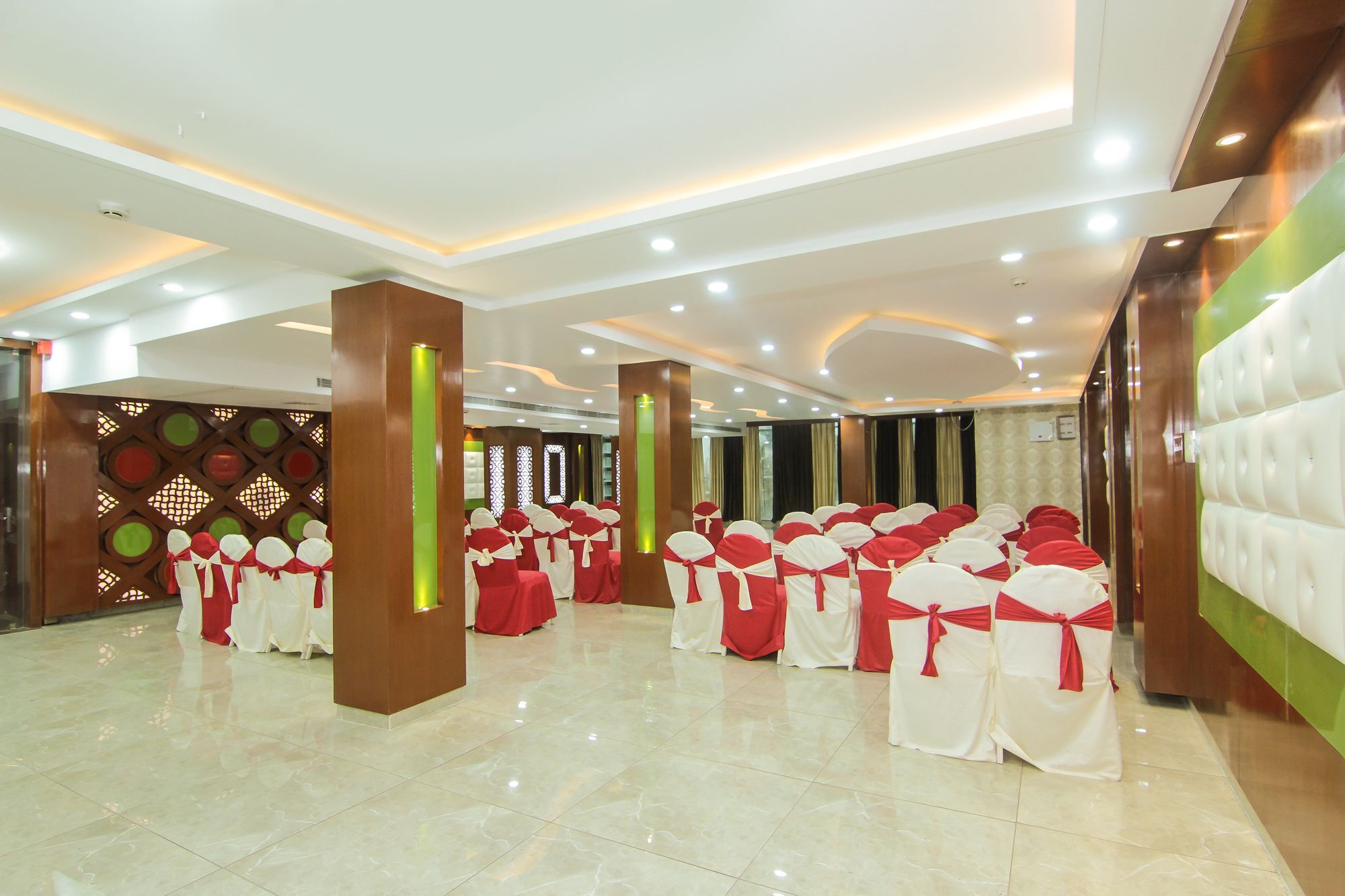 Hotel Ss Grand Lucknow Exteriör bild